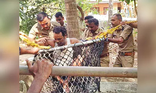 കിണർ വൃത്തിയാക്കാൻ ഇറങ്ങിയ യുവാവിന് ശ്വാസതടസ്സം കിണർ വൃത്തിയാക്കാൻ ഇറങ്ങിയ യുവാവിന് ശ്വാസതടസ്സം
