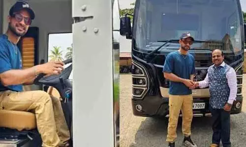 പുത്തൻ ആഢംബര കാരവാൻ സ്വന്തമാക്കി ടൊവിനോ തോമസ്