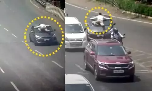 Driver high on drugs hits cop: Drives with him on bonnet for 10 kms Video