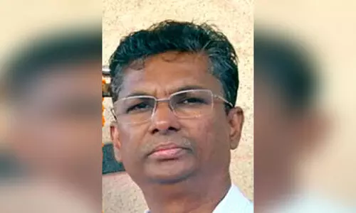 അന്ധവിശ്വാസത്തിനെതിരായ പോരാട്ടം രാഹുകാലത്തിൽ പത്രിക സമർപ്പിച്ച് സതീഷ് ജാർക്കിഹോളി