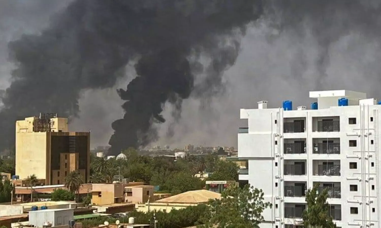 സുഡാനിൽ കുടുങ്ങിയവരെ ഒഴിപ്പിക്കാൻ സൗദി നടപടി തുടങ്ങി; സുഹൃദ് രാജ്യങ്ങളുടെ പൗരന്മാരെയും ഒഴിപ്പിക്കും