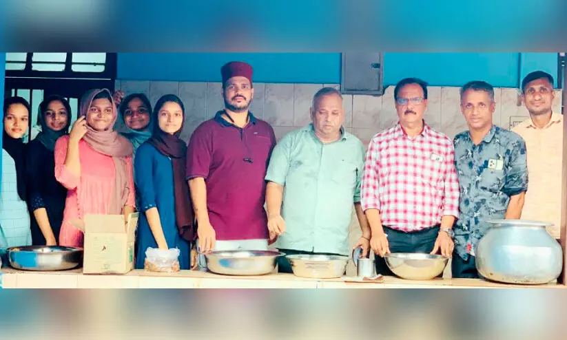 ജനറൽ ആശുപത്രിയിൽ നോമ്പുതുറ വിഭവം ഒരുക്കിയത് അയ്യായിരത്തിലേറെ പേർക്ക് ജനറൽ ആശുപത്രിയിൽ നോമ്പുതുറ വിഭവം ഒരുക്കിയത് അയ്യായിരത്തിലേറെ പേർക്ക്