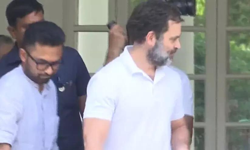 ഇന്ത്യയിലെ ജനങ്ങളാണ് ഈ വീട് നൽകിയത്; അവരോട് നന്ദി പറയുന്നു, അയോഗ്യതക്ക് പിന്നാലെ രാഹുൽ വീടൊഴിഞ്ഞു ഇന്ത്യയിലെ ജനങ്ങളാണ് ഈ വീട് നൽകിയത്; അവരോട് നന്ദി പറയുന്നു, അയോഗ്യതക്ക് പിന്നാലെ രാഹുൽ വീടൊഴിഞ്ഞു