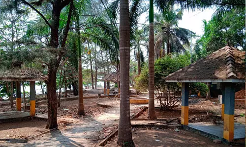 തലശ്ശേരി സെന്റിനറി പാർക്ക്‌ നവീകരണം പുരോഗമിക്കുന്നു