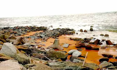 മത്സ്യത്തൊഴിലാളികൾ ആശങ്കയിൽ;  മുതലപ്പൊഴി അഴിമുഖത്ത് വീണ്ടും മണ്ണ്​ മൂടുന്നു