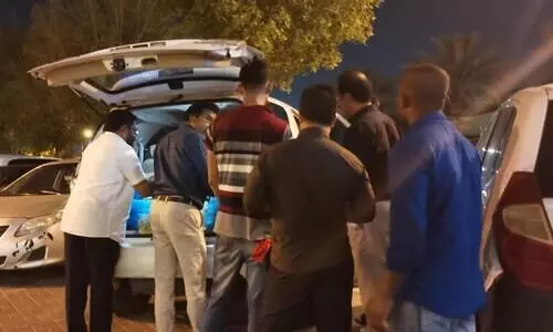 പെരുന്നാൾ വസ്ത്രങ്ങൾ വിതരണം ചെയ്ത് പി.എം.എഫ്