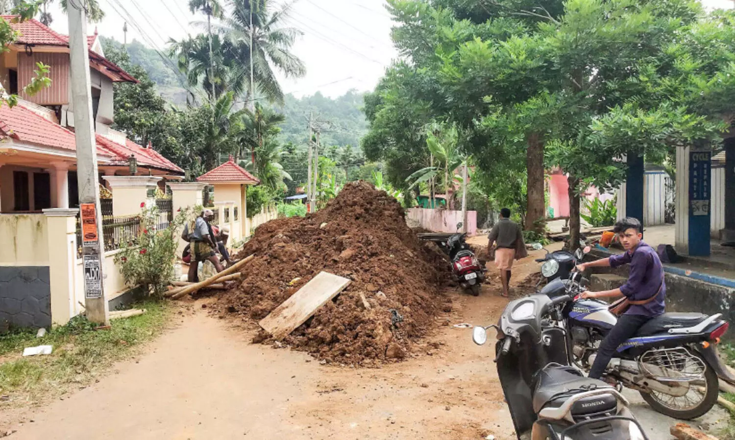 Pathanamthitta Kadammanitta Ayrur road