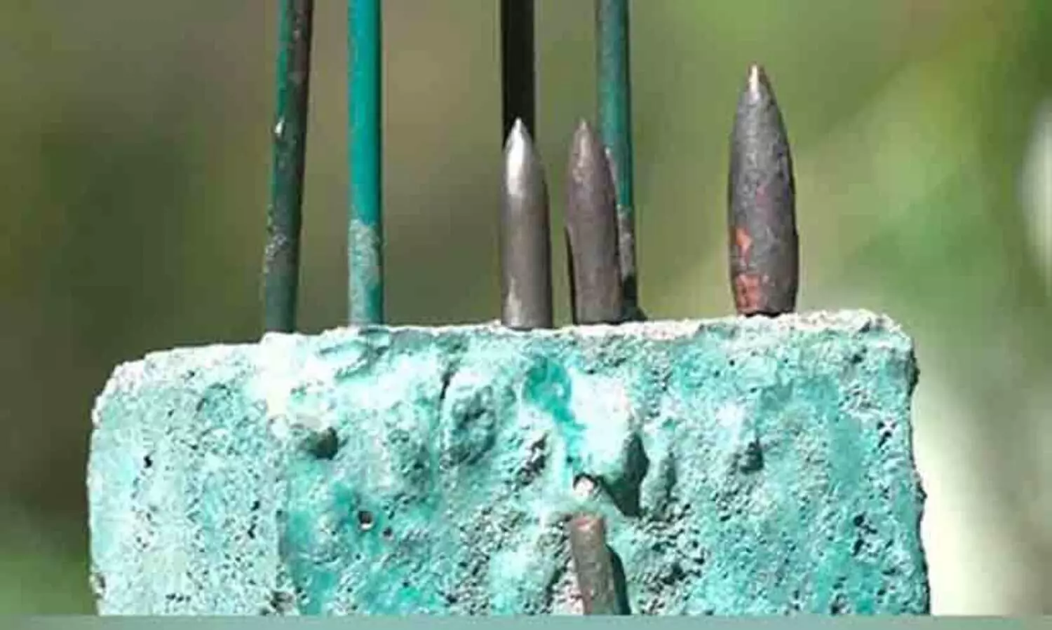 സൈ​നി​ക വാഹനത്തിന് നേ​രെ​ ഭീ​ക​രാ​ക്ര​മ​ണം: വെടിയുണ്ടകൾ കണ്ടെത്തി