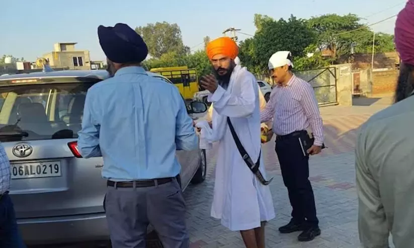 അമൃത്പാൽ സിങ് കീഴടങ്ങി; അസമിലേക്ക് കൊണ്ടു പോകും