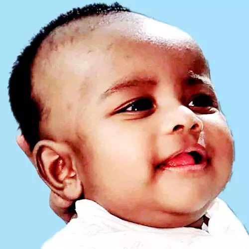 ഫാ​ത്തി​മ ഹെ​സ് ലി​ൻ