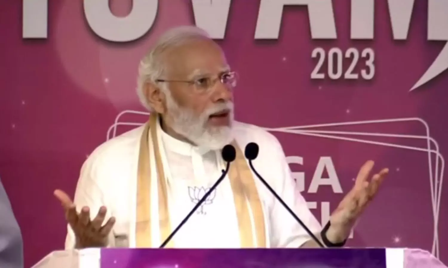 കേരളത്തി​ലെ യുവാക്കൾ രണ്ട്​ ആശയഗതികളുടെ തടവറയിൽപെട്ടിരിക്കുന്നു​​ -പ്രധാനമന്ത്രി