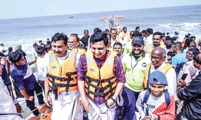 താ​നൂ​രി​ന് പെ​രു​ന്നാ​ൾ സ​മ്മാ​ന​മാ​യി ‘ഒഴുകും പാലം’