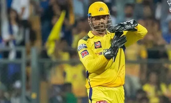 ഈഡൻ ഗാർഡൻസിൽ ‘ധോണി റിവ്യൂ സിസ്റ്റ’വുമായി ചെന്നൈ നായകൻ; ആഘോഷിച്ച് ട്വിറ്ററാറ്റി ഈഡൻ ഗാർഡൻസിൽ ‘ധോണി റിവ്യൂ സിസ്റ്റ’വുമായി ചെന്നൈ നായകൻ; ആഘോഷിച്ച് ട്വിറ്ററാറ്റി