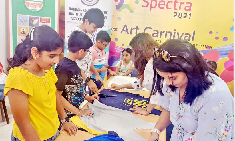 ടീഷർട്ട് ബാഗ്: കുട്ടികൾക്ക് പരിശീലനം നൽകി ടീഷർട്ട് ബാഗ്: കുട്ടികൾക്ക് പരിശീലനം നൽകി