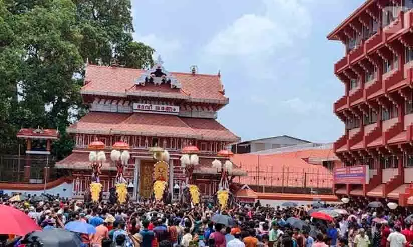 കൊടിയേറി പൂരാവേശം; തൃ​ശൂ​ർ പൂ​രം 30ന്