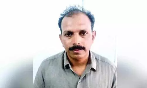 ഭൂമിയുടെ വ്യാജ പ്രമാണം പണയംെവച്ച് ഒരുകോടി രൂപ തട്ടിയ ആൾ അറസ്റ്റിൽ ഭൂമിയുടെ വ്യാജ പ്രമാണം പണയംെവച്ച് ഒരുകോടി രൂപ തട്ടിയ ആൾ അറസ്റ്റിൽ