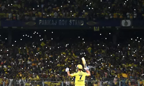 നന്ദി, ഗുഡ്ബൈ... ഈഡൻ; മ​ഞ്ഞ‍യ​ണി​ഞ്ഞ് യാ​ത്ര​യ​യ​പ്പ് ന​ൽ​കി​യ കൊ​ൽ​ക്ക​ത്ത​ക്ക് ന​ന്ദി പ​റ​ഞ്ഞ് ധോ​ണി