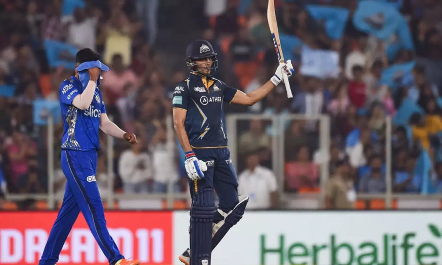 ശുഭ്മൻ ഗില്ലിന് അർധ സെഞ്ച്വറി (56); മുംബൈക്കെതിരെ ഗുജറാത്തിന് കൂറ്റൻ സ്കോർ