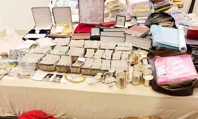 ബി.ബി.എം.പി ഉദ്യോഗസ്ഥന്റെ വീട്ടിൽ റെയ്ഡ്; കൈയിൽ തടഞ്ഞത് കോടികളുടെ സമ്പത്ത്