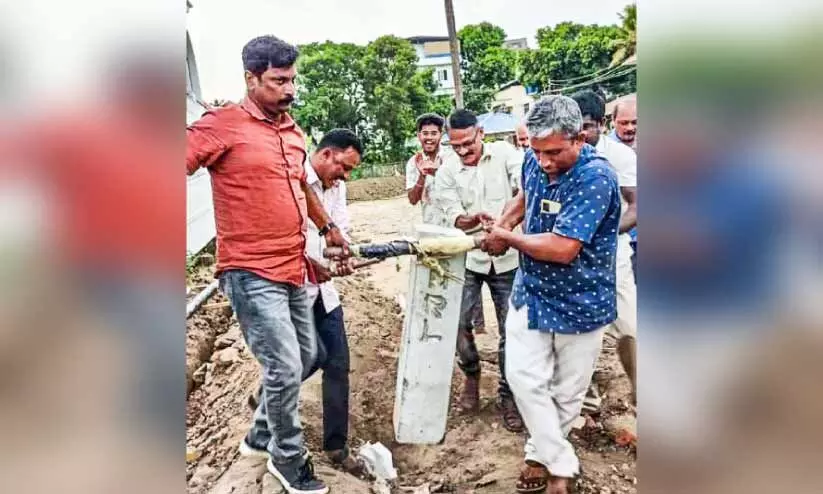 കൊച്ചി മെട്രോ; സെന്‍റ്​ മൈക്കിൾസ് പള്ളി വളപ്പിൽ സ്ഥാപിച്ച സർവേക്കല്ലുകൾ പിഴുതുമാറ്റി