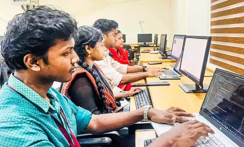 ജ​ല​മെ​ട്രോ​; ജെബിനും അൻബരസിനും ഇത് അഭിമാന മുഹൂർത്തം