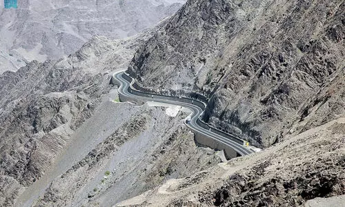 അബഹയിൽ ബസ്സപകടമുണ്ടായ ശിആർ ചുരം നാളെ മുതൽ അടക്കും