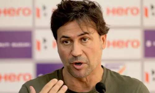 കോൺസ്റ്റന്റൈൻ സ്ഥാനമൊഴിഞ്ഞു; ക്യുഡ്രാറ്റ് ഈസ്റ്റ് ബംഗാൾ പരിശീലകൻ