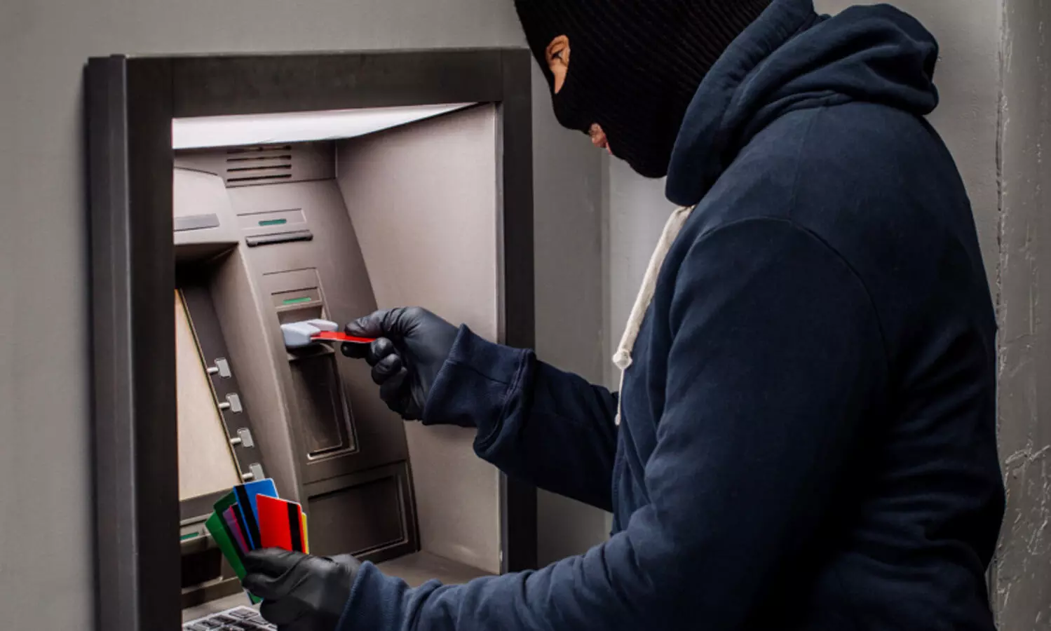 15 മിനിറ്റിനുള്ളിൽ എ.ടി.എം മോഷണം നടത്താം​; യുവാക്കൾക്ക് പരിശീലനം നൽകുന്നയാളെ തെരഞ്ഞ് യു.പി ​പൊലീസ്