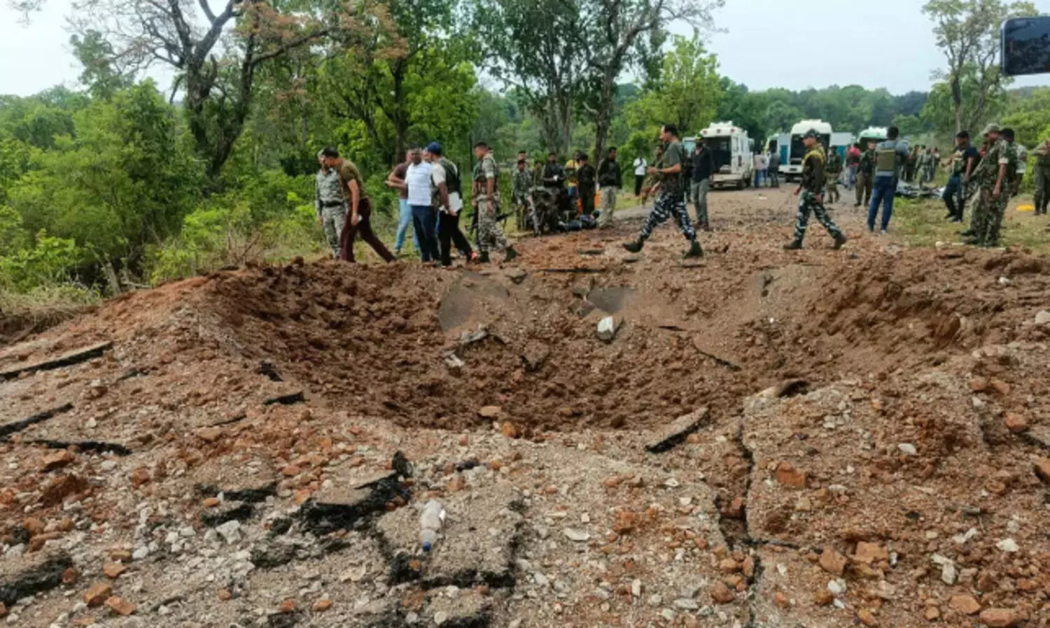 ഛത്തീസ്ഗഢിലെ ദണ്ഡേവാഡയിൽ മാവോയിസ്റ്റ് ആക്രമണം; 10 പൊലീസുകാരടക്കം 11 പേർ കൊല്ലപ്പെട്ടു