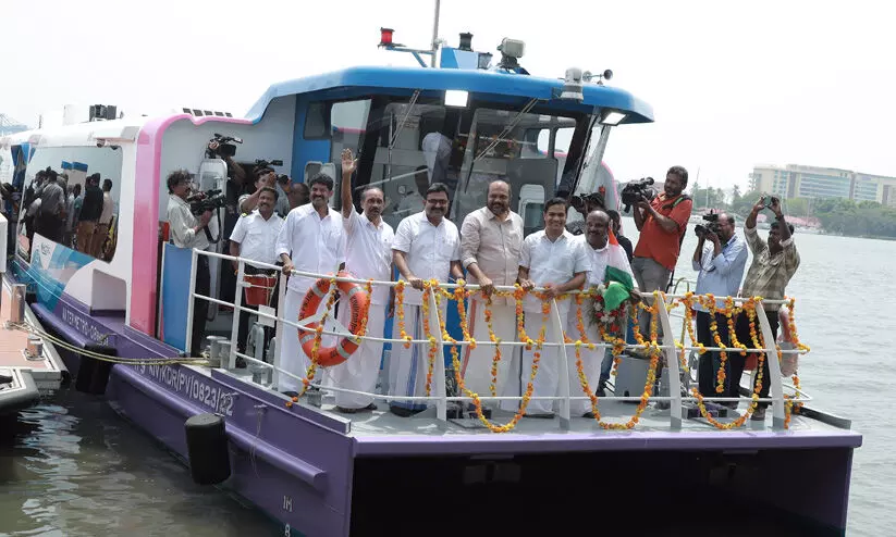 ഓളപ്പരപ്പിൽ പുതുചരിത്രമായി ജല മെട്രോ ഇ​ന്നു​മു​ത​ൽ സ​ർ​വി​സ്​