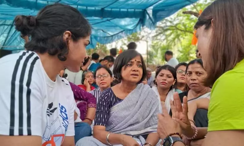 AAP extends support to wrestlers