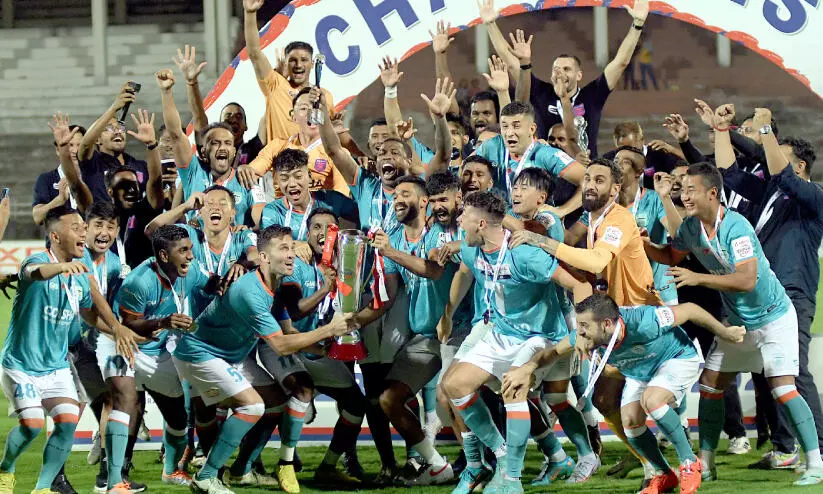 മൗറീഷ്യോക്ക് ഇരട്ട ഗോൾ; ബംഗളൂരുവിനെ തകർത്ത് ഒഡിഷക്ക് സൂപ്പർ കപ്പ് മൗറീഷ്യോക്ക് ഇരട്ട ഗോൾ; ബംഗളൂരുവിനെ തകർത്ത് ഒഡിഷക്ക് സൂപ്പർ കപ്പ്