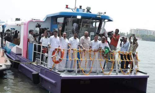 ഓളപ്പരപ്പിൽ പുതുചരിത്രമായി ജല മെട്രോ ഇ​ന്നു​മു​ത​ൽ സ​ർ​വി​സ്​