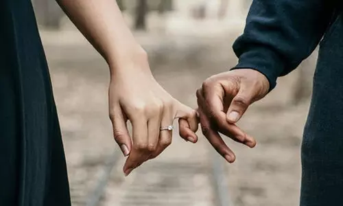 മകന്റെ കാമുകിയുമായി പിതാവ് ഒളിച്ചോടി; ഒരു വർഷത്തിന് ശേഷം കണ്ടെത്തി പൊലീസ്