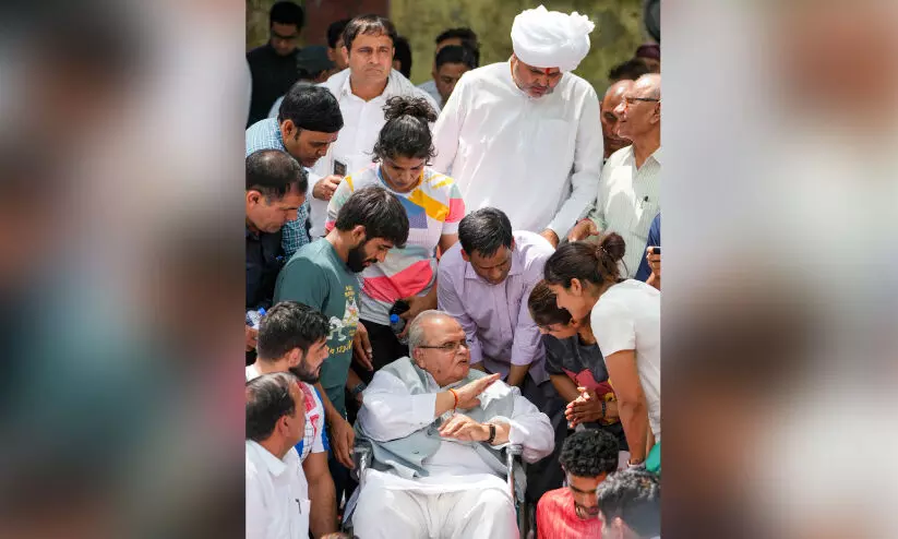 ഗുസ്തി താരങ്ങളുടെ ലൈംഗിക പീഡന പരാതി; ആദ്യം പ്രാഥമിക അന്വേഷണം വേണമെന്ന് തുഷാർ മേത്ത ഗുസ്തി താരങ്ങളുടെ ലൈംഗിക പീഡന പരാതി; ആദ്യം പ്രാഥമിക അന്വേഷണം വേണമെന്ന് തുഷാർ മേത്ത