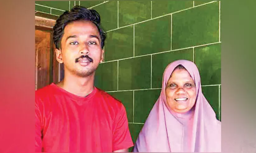 കാത്തിരുന്നത് ലോക്കൽ ട്രെയിൻ യാത്ര; കിട്ടിയത് വന്ദേഭാരത് വി.ഐ.പി യാത്ര കാത്തിരുന്നത് ലോക്കൽ ട്രെയിൻ യാത്ര; കിട്ടിയത് വന്ദേഭാരത് വി.ഐ.പി യാത്ര