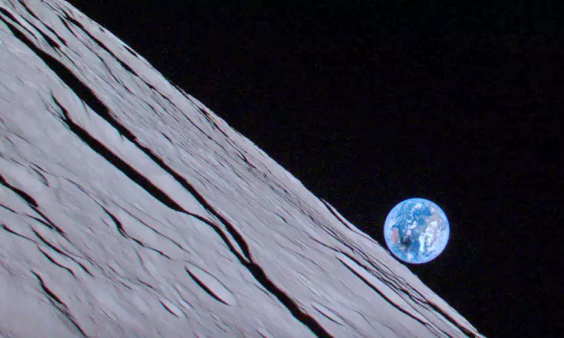 അ​വ​സാ​ന സ​മ​യ​ത്ത്​ ഭൂ​മി​യു​ടെ ചി​ത്രം പ​ക​ർ​ത്തി   പേ​ട​കം