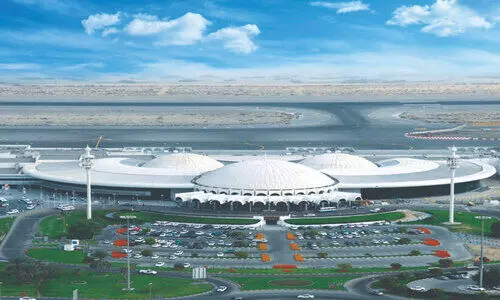 വിമാനത്താവളത്തിൽ കുടുങ്ങിയ സുഡാനികൾക്ക് താമസമൊരുക്കി ഷാർജ അധികൃതർ വിമാനത്താവളത്തിൽ കുടുങ്ങിയ സുഡാനികൾക്ക് താമസമൊരുക്കി ഷാർജ അധികൃതർ