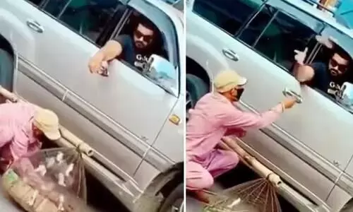 Man buys birds to free them in viral video Man buys birds to free them in viral video