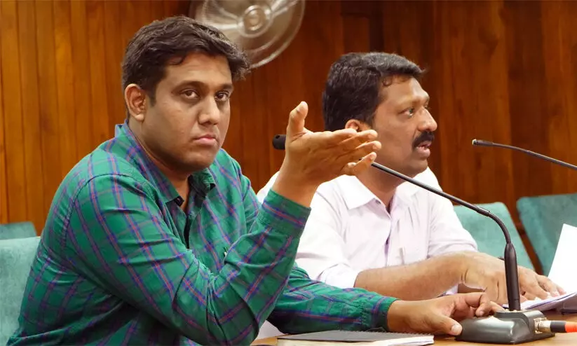 കരുതലും കൈത്താങ്ങും അദാലത്ത്: എറണാകുളത്ത് മെയ് 15 മുതൽ കരുതലും കൈത്താങ്ങും അദാലത്ത്: എറണാകുളത്ത് മെയ് 15 മുതൽ