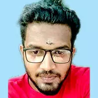 ബൈ​ക്ക​പ​ക​ട​ത്തി​ൽ യു​വാ​വ് മ​രി​ച്ചു