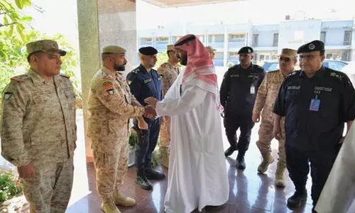 മ​ന്ത്രി ശൈ​ഖ് ത​ലാ​ൽ നേ​വി ബേ​സി​ൽ പ​ര്യ​ട​നം ന​ട​ത്തി