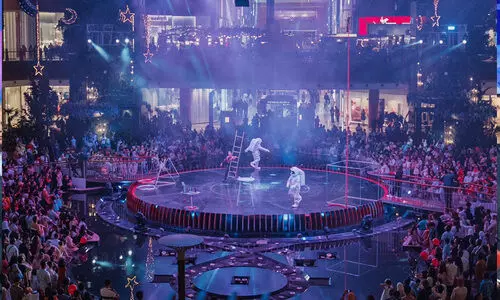 പെ​രു​ന്നാ​ൾ മാ​ളു​ക​ൾ