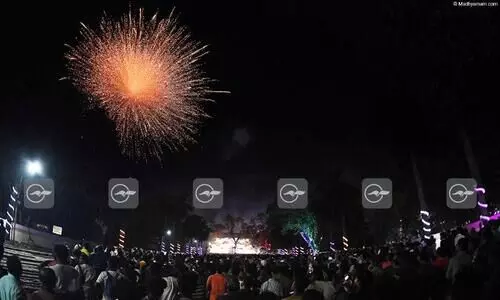 പൊരിച്ചു, സാമ്പിൾ; പൂര വർണത്തിൽ തൃശൂർ; ഭംഗിയിൽ തിരുവമ്പാടി, ശബ്ദത്തിൽ പാറമേക്കാവ്