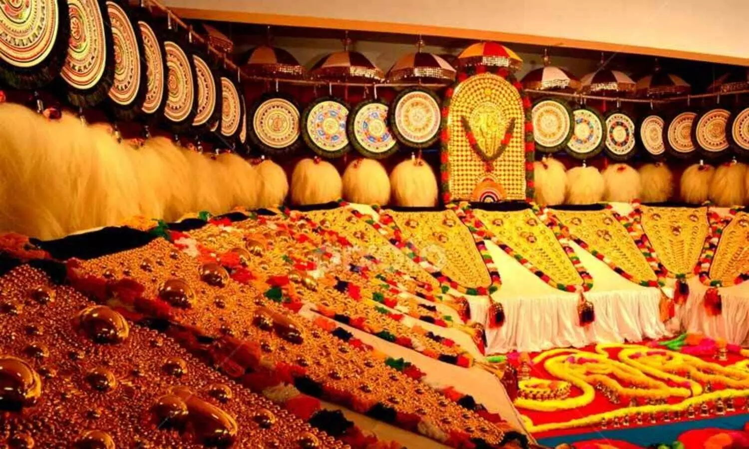 വ​ർ​ണ​ക്കാ​ഴ്ച​യു​മാ​യി ച​മ​യ പ്ര​ദ​ർ​ശ​നം