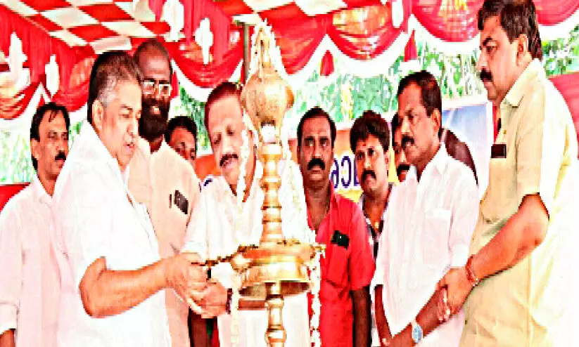 ചെങ്ങന്നൂർ മണ്ഡലത്തിലെ എല്ലാ വാർഡുകളിലും വായനശാല- മന്ത്രി സജി ചെറിയാൻ ചെങ്ങന്നൂർ മണ്ഡലത്തിലെ എല്ലാ വാർഡുകളിലും വായനശാല- മന്ത്രി സജി ചെറിയാൻ