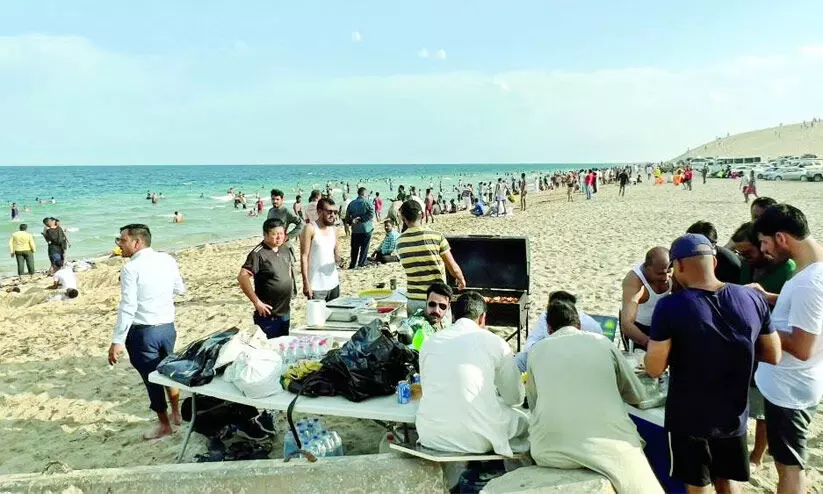 അ​വ​ധി​യു​ടെ തി​ര​ക്കി​ൽ സീ​ലൈ​ൻ ബീച്ച്