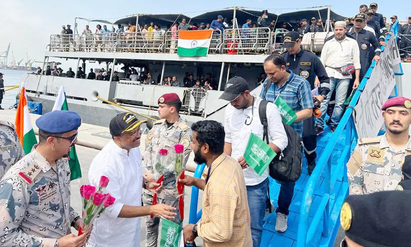 സുഡാനിൽനിന്ന് 852 ഇന്ത്യക്കാർ കൂടി ജിദ്ദയിലെത്തി സുഡാനിൽനിന്ന് 852 ഇന്ത്യക്കാർ കൂടി ജിദ്ദയിലെത്തി