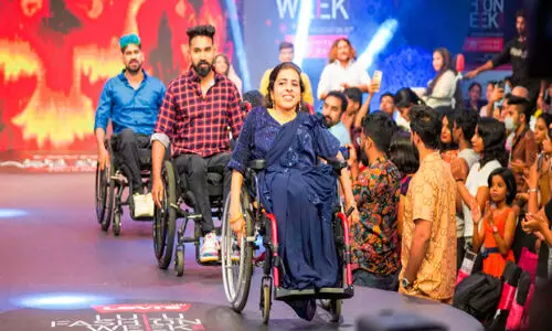 ലുലു ഫാഷന്‍ വീക്കിൽ വീല്‍ചെയർ ഷോ; റാംപിലെത്തിയത് എട്ട് മോഡലുകള്‍
