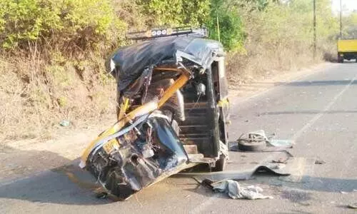 ടിപ്പർ ലോറിയിൽ ഓട്ടോ ഇടിച്ചു; മൂന്നു പേർക്ക് പരിക്ക്